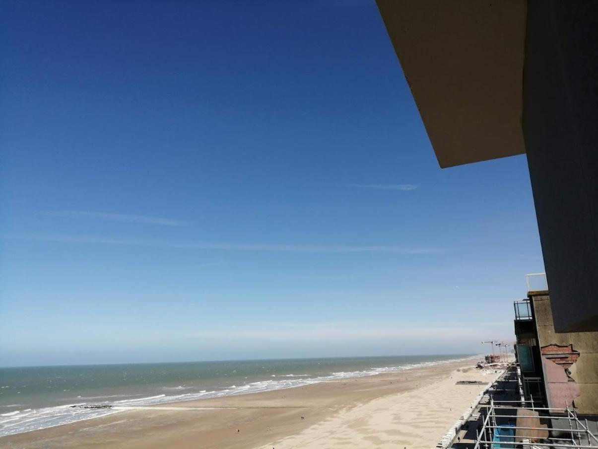 Lovely N° 9 Op Ieder Moment Een Prachtig Zeezicht & Zwembad Middelkerke Extérieur photo